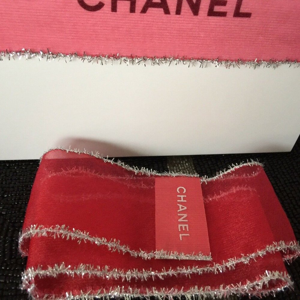 4x CHANEL HOLIDAY Red/Silver RIBBON Belly Band Gift Wrap Wrapping New AUTHENTIC - Picture 2 of 3